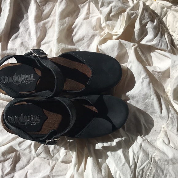 Snadgren’s women’s leather clogs brand new never worn perfect condition. - Picture 5 of 5